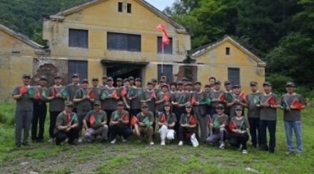 穿上綠軍裝 來(lái)到老部隊(duì) 植入八一魂 留下北溝情——奧吉娜集團(tuán)組織“八一之魂 北溝之情”慶建軍節(jié)團(tuán)聚活動(dòng)